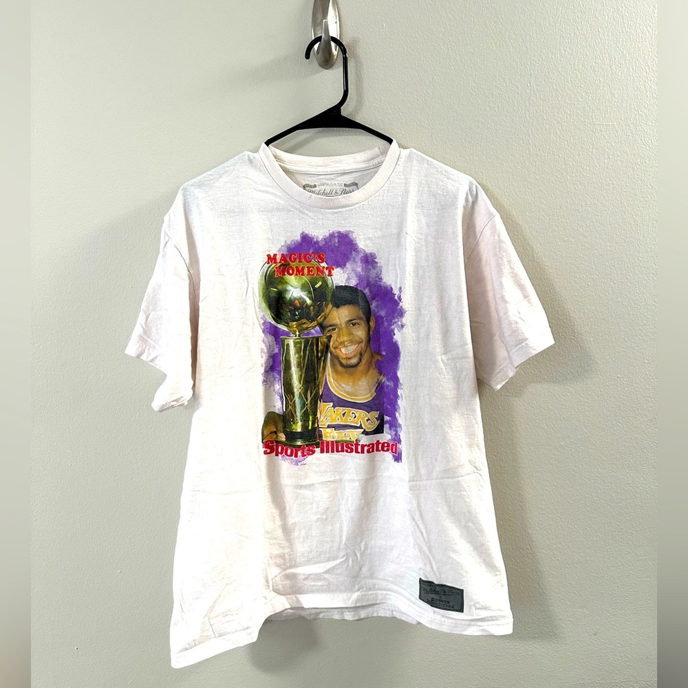 Mitchell and Ness Magic Johnson t shirt size Large